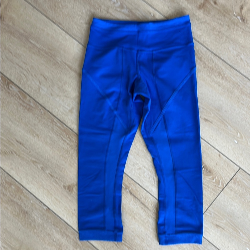 Lululemon Women’s Size 4 Royal Blue Cropped Leggings